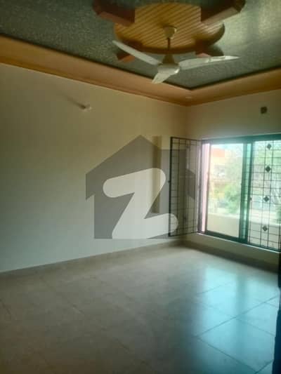 1 Kanal Full House Available For Rent In NFC 1