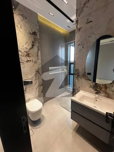 BEAUTIFUL UPPER PORTION FOR RENT AVAILABLE