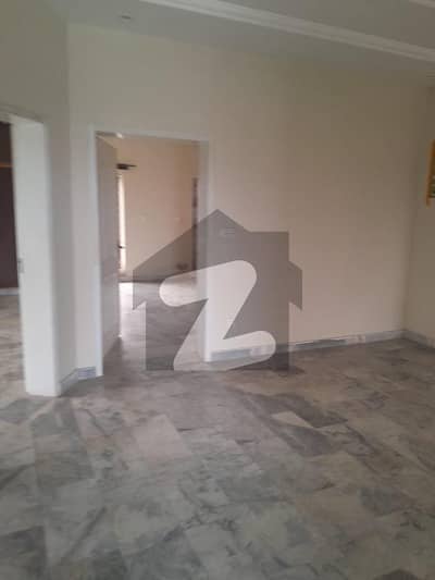 10 Marla Portion Avaliable For Rent