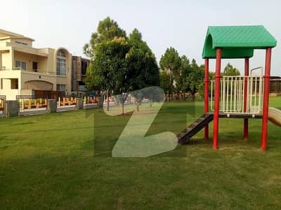 10 Marla positionable plot available for sale on prime location and reasonable price