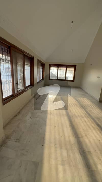 COMMERCIAL CORNER HOUSE IN THE VICINITY OF COMMERCIAL HUB OFFICE FOR RENT