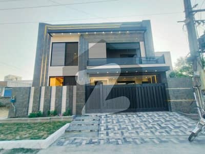 آرکیٹیکٹس انجنیئرز ہاؤسنگ سوسائٹی لاہور میں 5 کمروں کا 10 مرلہ مکان 4.35 کروڑ میں برائے فروخت۔