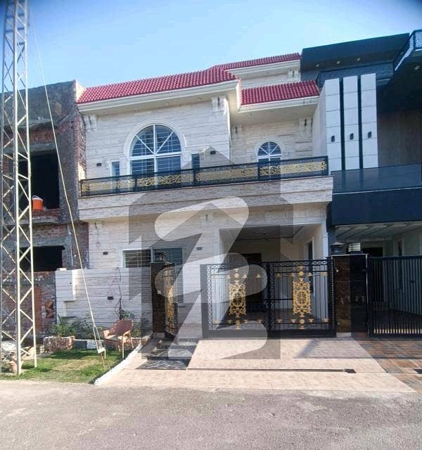 House Avialable For Sale Exective Block Pair House Avialable For Sale Exective Block Pair