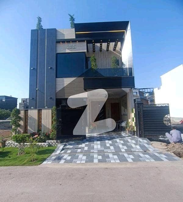 House Avialable For Sale Exective Block Pair House Avialable For Sale Exective Block Pair