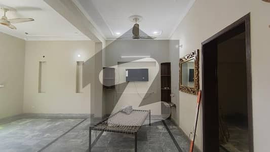 06 MARLA UPPER PORTION WITH GARAGE FOR RENT IN JOHAR TOWN LAHORE