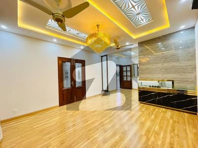 1 Kamal Beautiful house just like a Brand New