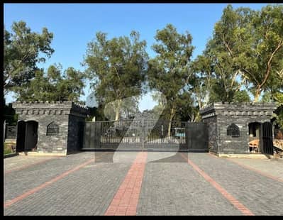 2 Kanal Luxurious Gated Society Play Ground And Majid Best For Living