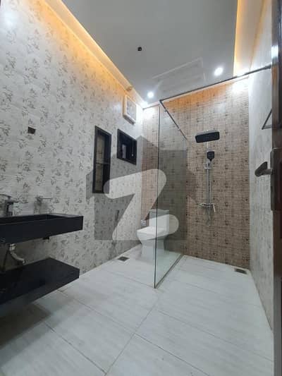 LUXRY BANGLA FOR SALE / IDEAL LOCATION 3 STORY HOUSE FOR SALE / LAHORE PROPERTY FOR SALE
