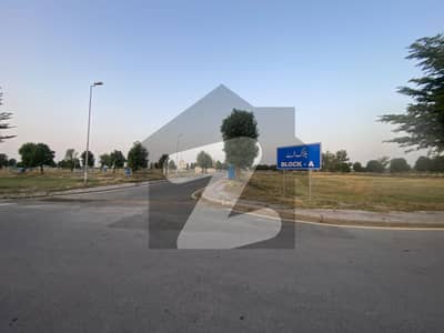 بحریہ ایجوکیشن اینڈ میڈیکل سٹی لاہور میں 8 مرلہ رہائشی پلاٹ 29.0 لاکھ میں برائے فروخت۔ بحریہ ایجوکیشن اینڈ میڈیکل سٹی لاہور میں 8 مرلہ رہائشی پلاٹ 29.0 لاکھ میں برائے فروخت۔