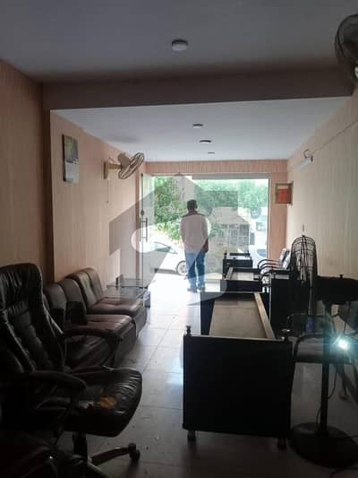 Investors Should sale This Shop Located Ideally In Gulistan-e-Jauhar