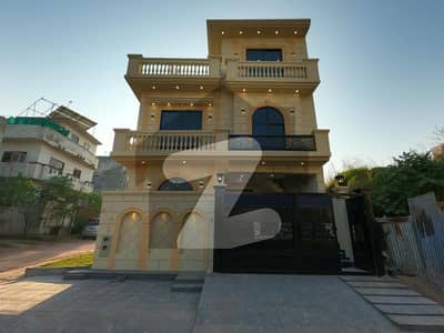Corner 4 Marla House For Grabs In I-11