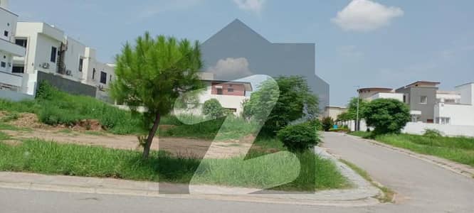 DHA Phase 5, Sector F, 10 Marla Corner Plot . top of the line location , best time for the investors