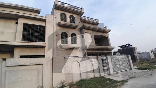 میٹرو سٹی جی ٹی روڈ,لاہور میں 5 کمروں کا 10 مرلہ مکان 2.5 کروڑ میں برائے فروخت۔