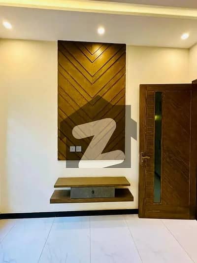 Upper Portion Of 7 Marla House Available For Rent In Dream Gardens