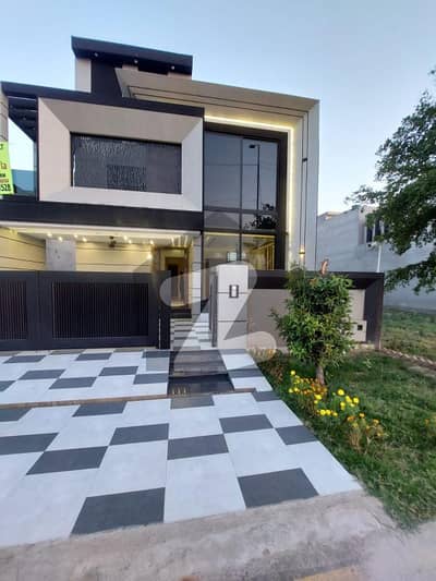 10 Marla Brand New House for Sale in Park View City, Lahore 10 Marla Brand New House for Sale in Park View City, Lahore