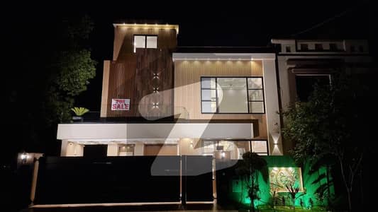 A PRIME LOCATION 10 MARLA HOUSE FOR SALE IN CC BLOCK SECTOR D BAHRIA TOWN LAHORE