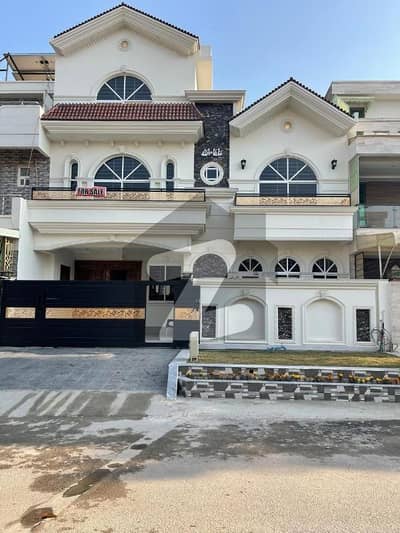 40x80 Beautiful House For Sale in G-13
