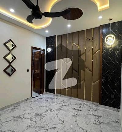 بحریہ ٹاؤن سیکٹر ای بحریہ ٹاؤن,لاہور میں 3 کمروں کا 5 مرلہ مکان 2.3 کروڑ میں برائے فروخت۔