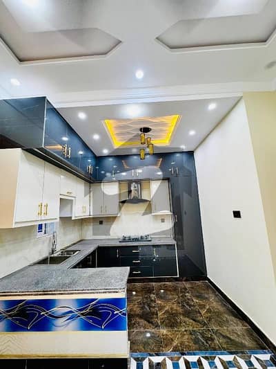 5 MARLA HOUSE BRAND NEW BEAUTIFUL LOCATION AVAILABLE FOR RENT
