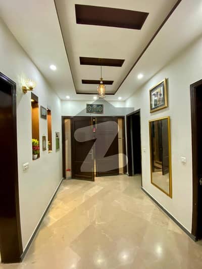1 Kanal Double Storey House For Sale On Main Boulevard Block J Gulberg Residencia 1 Kanal Double Storey House For Sale On Main Boulevard Block J Gulberg Residencia