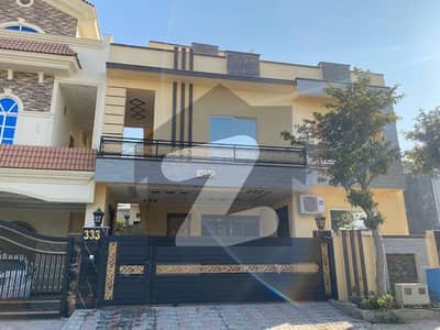 ٹاپ سٹی 1 - بلاک اے ٹاپ سٹی 1,اسلام آباد میں 5 کمروں کا 10 مرلہ مکان 4.5 کروڑ میں برائے فروخت۔