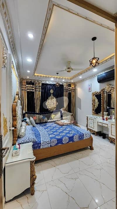 10 MARLA LOWER PORTION AVAILABLE FOR RENT IN NASHEMAN IQBAL PHASE 2 NEAR TO UET SOCIETY COLLEGE ROAD LAHORE