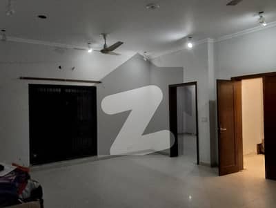 1 kanal upper portion for rent.