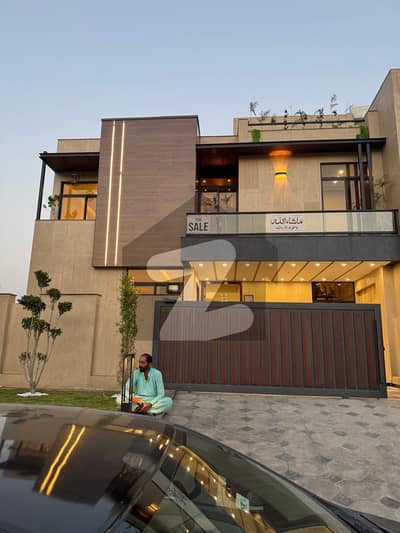 11 Marla MDR Double Heighted Designer House For Sale