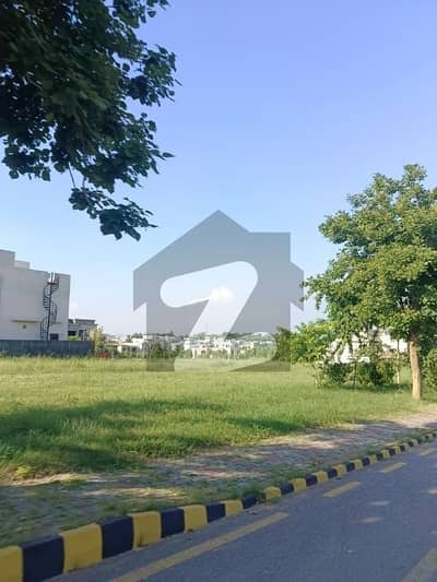 ٹاپ سٹی 1 - بلاک اے ٹاپ سٹی 1,اسلام آباد میں 10 مرلہ رہائشی پلاٹ 2.2 کروڑ میں برائے فروخت۔