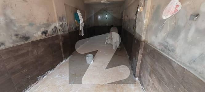 L shape 350 sqft shop