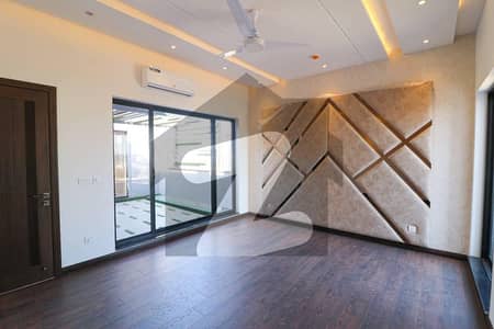 10 MARLA USED HOUSE FOR SALE IN ASKARI 11 PRIME LOCATION NEAR TO ALL AMENITIES