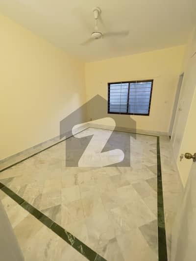 ایف ۔ 8 اسلام آباد میں 5 کمروں کا 1 کنال مکان 6.0 لاکھ میں کرایہ پر دستیاب ہے۔