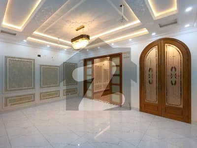 On Excellent Location In Izmir Town 8 Marla House For Sale