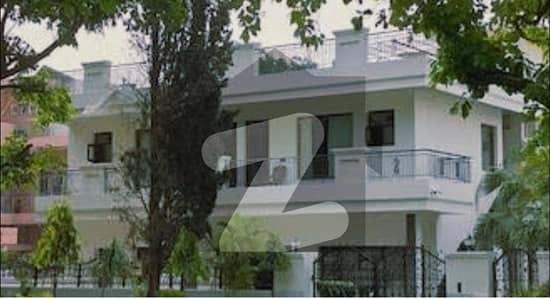 Beautiful 4 Kanal Bungalow Available for Sale