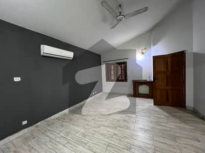 1 Kanal Upper Portion Available For Rent F-11/2
