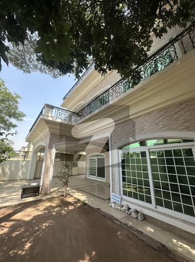 F-8 7 bedroom renovated house reasonable rent