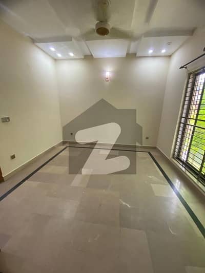 5 Marla Ground Floor Portion Available For Rent In Khyaban E Zafar