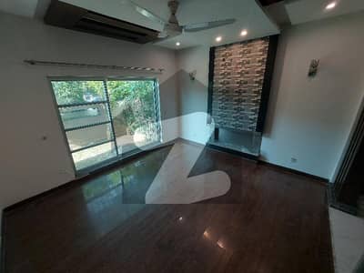 Orignal Pictures 10 Marla House In DHA Defence Of Lahore Is Available For rent