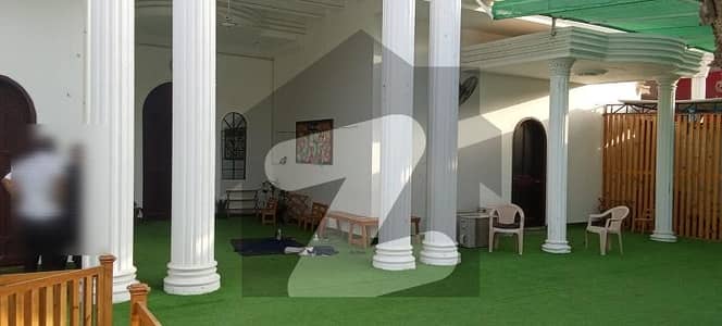Lower Portion Sized 2000 Square Yards Available In Clifton - Block 7