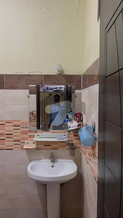 200 Sqyd Ground Floor Portion in Gulshan-e-iqbal Block 5 200 Sqyd Ground Floor Portion in Gulshan-e-iqbal Block 5