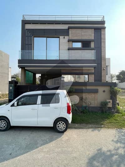 5 MARLA FULLY FURNISHED HOUSE FOR RENT BRAND NEW CONDTION SEE IN PICTURE
