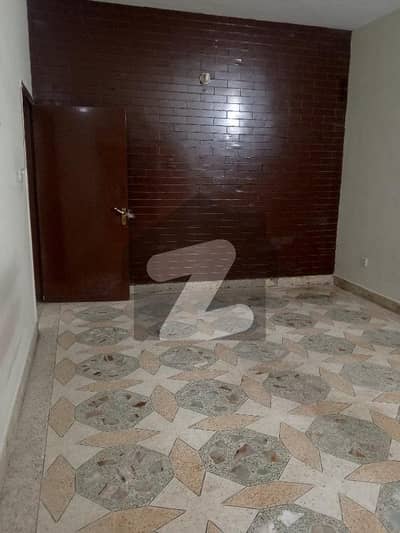 400 Yards Ground Floor Silent Commercial office Sept Gate parking 6 Rooms