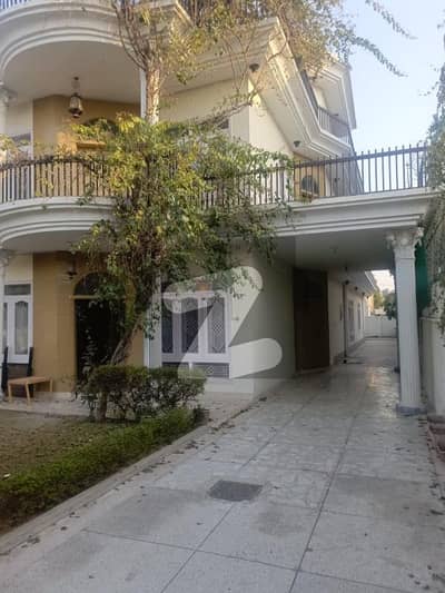 F 11/4 500 sy house for rent