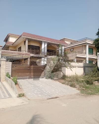 F11/2 House For Sale 666 Syd's