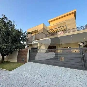 ڈی ایچ اے فیز 2 - سیکٹر اے ڈی ایچ اے ڈیفینس فیز 2,ڈی ایچ اے ڈیفینس,اسلام آباد میں 6 کمروں کا 1 کنال مکان 12.5 کروڑ میں برائے فروخت۔