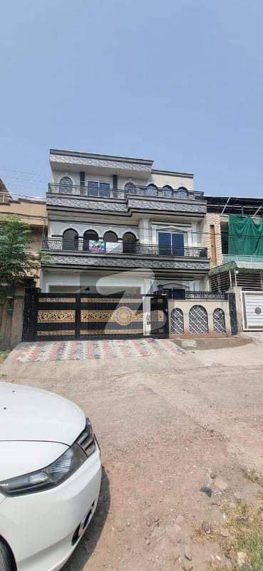 ائیرپورٹ ہاؤسنگ سوسائٹی راولپنڈی میں 6 کمروں کا 8 مرلہ مکان 3.5 کروڑ میں برائے فروخت۔ ائیرپورٹ ہاؤسنگ سوسائٹی راولپنڈی میں 6 کمروں کا 8 مرلہ مکان 3.5 کروڑ میں برائے فروخت۔