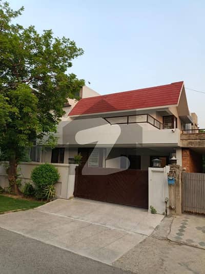 Premium 10-Marla Luxury House for Rent in DHA Phase 3 4 Spacious Bedrooms, Elegant Drawing & Dining Area, TV Lounge, Dual Company Kitchens, Premium Woodwork & Prime Location