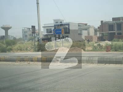 NEAT AND CLEAN HOUSE SINGLE STORY WITH MONTHLY RENTAL INCOME OF 60000 IS FOR SALE