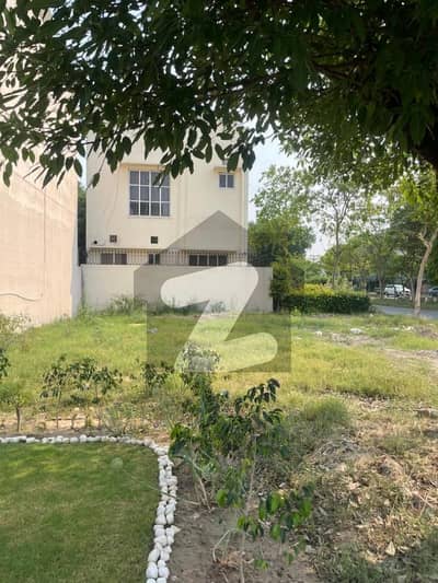 ڈی ایچ اے 9 ٹاؤن ۔ بلاک ڈی ڈی ایچ اے 9 ٹاؤن,ڈیفنس (ڈی ایچ اے),لاہور میں 5 مرلہ رہائشی پلاٹ 90.0 لاکھ میں برائے فروخت۔ ڈی ایچ اے 9 ٹاؤن ۔ بلاک ڈی ڈی ایچ اے 9 ٹاؤن,ڈیفنس (ڈی ایچ اے),لاہور میں 5 مرلہ رہائشی پلاٹ 90.0 لاکھ میں برائے فروخت۔