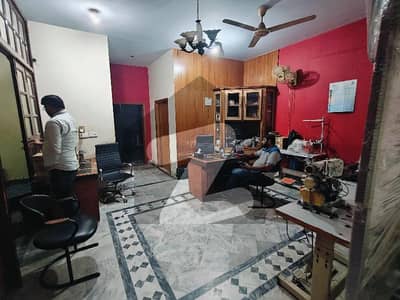 جوہر ٹاؤن فیز 2 جوہر ٹاؤن,لاہور میں 6 کمروں کا 12 مرلہ مکان 1.95 لاکھ میں کرایہ پر دستیاب ہے۔